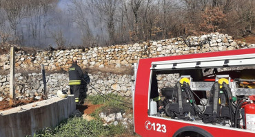 Vatrogaci Široki Brijeg požar