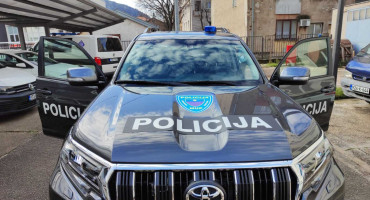 HEROIN, AMFETAMIN, MARIHUANA Policija u Mostaru uhitila pet osoba