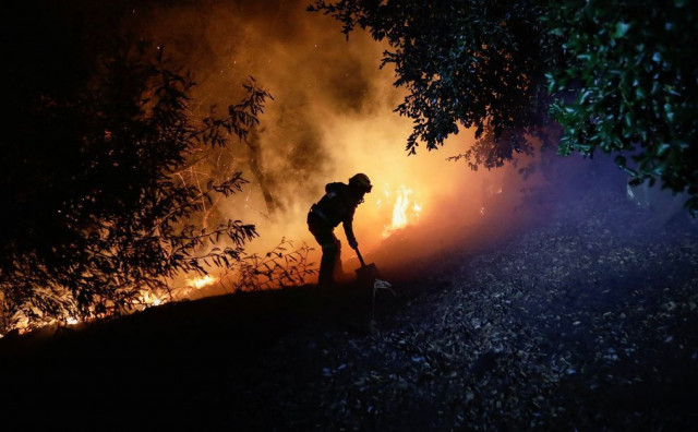Deseci šumskih požara bjesne u Čileu, život izgubilo 22 ljudi