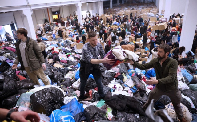 VELIKA KOLIČINA PRIKUPLJENOG Čak više od 500 volontera pakira pomoć za Tursku i Siriju