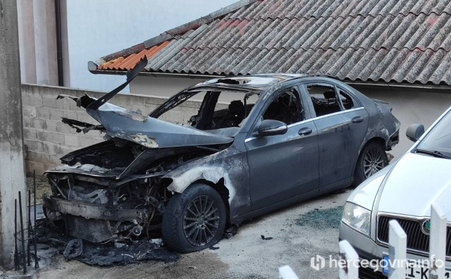 DETALJI POŽARA Izgorio automobil mostarskog liječnika koji je optužen za smrt 18-godišnje djevojke