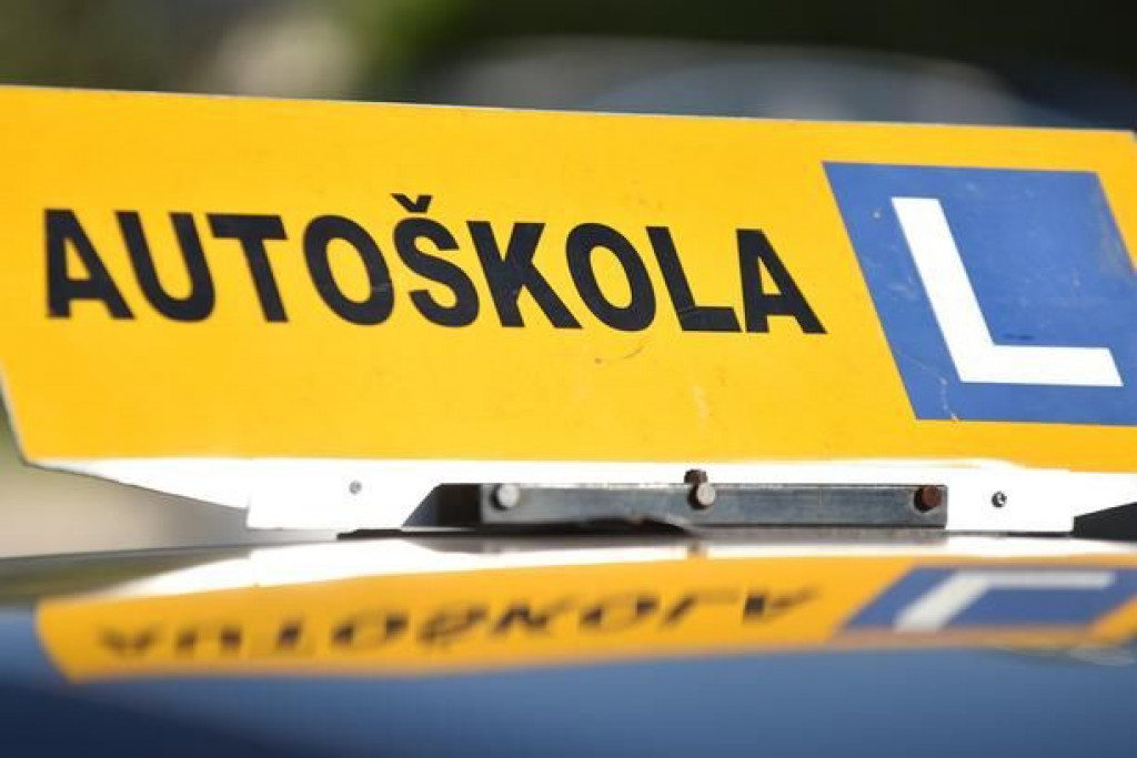 OPREZ NA CESTAMA Instruktor iz Čitluka osuđen na godinu dana zatvora zbog izdavanja krivotvorenih vozački