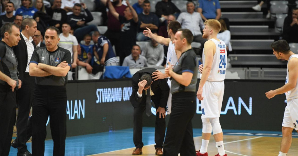 SRAMOTNO Bivši trener Širokog Brijega pogođen u glavu, suci tražili da se isprazne tribine