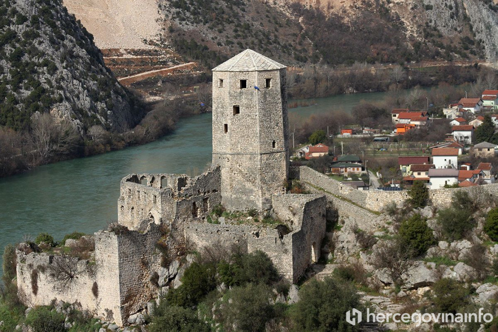 MAMAC ZA TURISTE Krov kule u Počitelju saniran, ali ...