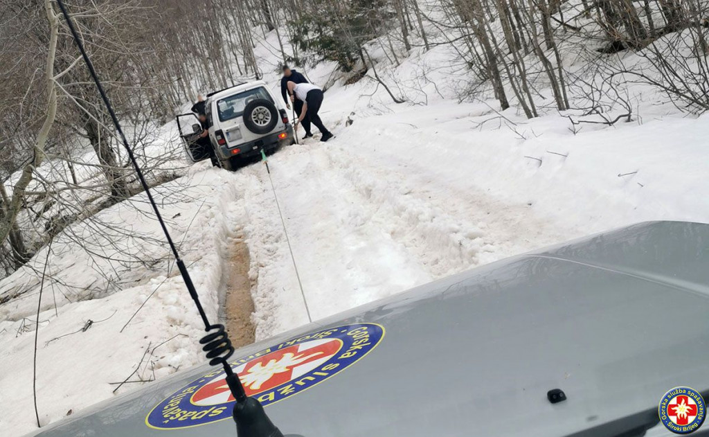 INTERVENCIJE GSS kod Širokog spasio obitelj u automobilu, a HGSS s Križevca teško ozlijeđenu ženu
