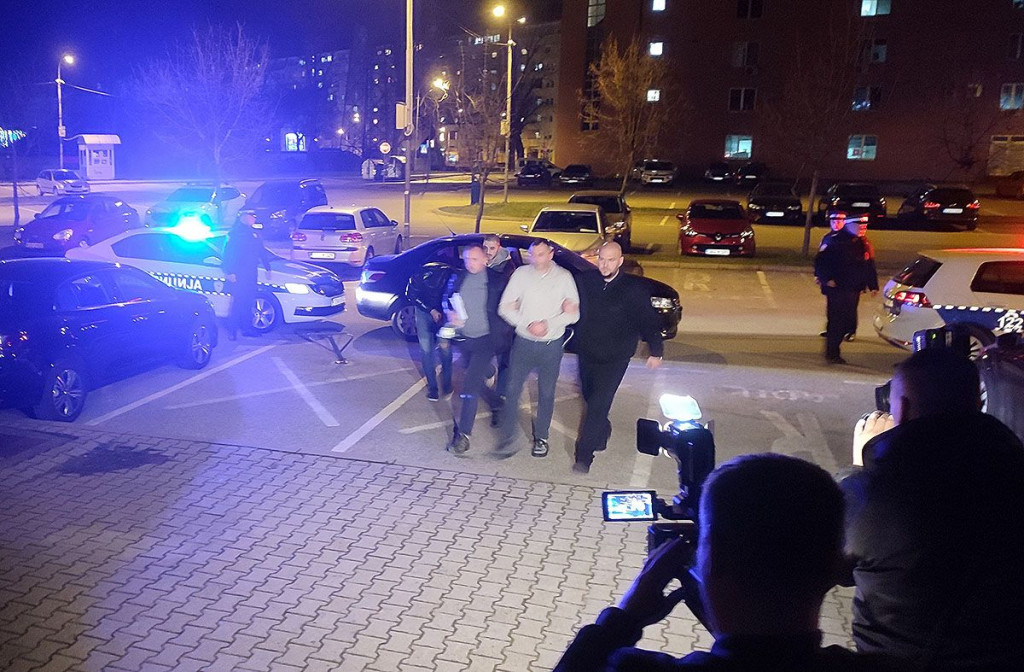 PRIVEDENA DVOJICA Nepoznanica kako je skupocjeni Mercedes iz Zagreba prebačen u BiH