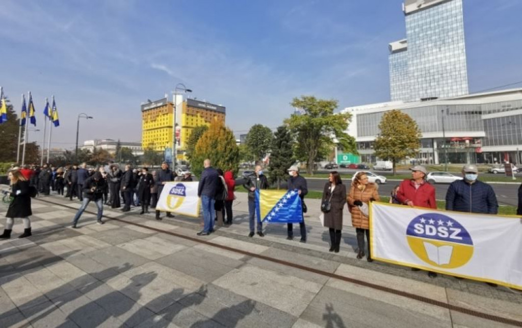 SINDIKATI OGORČENI "Proračun nikad puniji, a narod siromašniji"