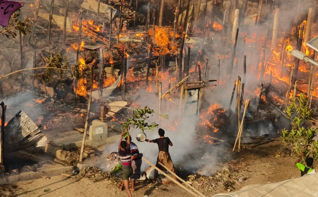 JEDAN OD NAJVEĆIH IZBJEGLIČKIH KAMPOVA Požar ostavio 12.000 ljudi bez krova nad glavom
