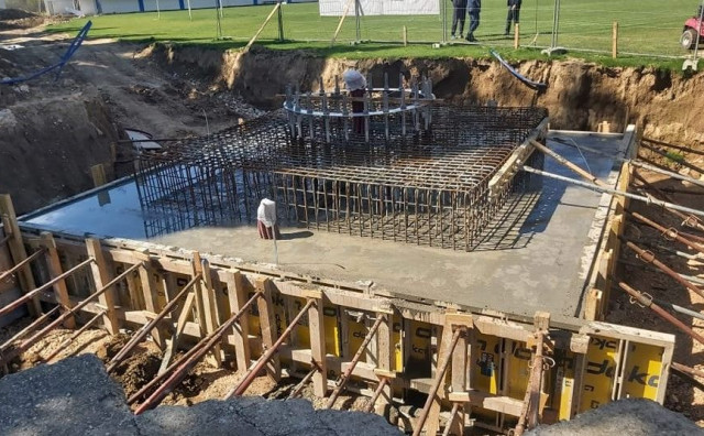 reflektori stadion GOŠK Gabela