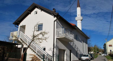 POLICIJA RIJEŠILA SLUČAJ Maloljetnici pucali pred džamijom kod Livna