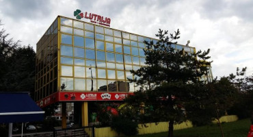 LUTRIJA BOSNE I HERCEGOVINE A game of public procurement where the winner is predet