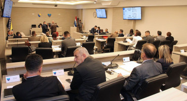 TKO RUKOVODI ZAVODOM, TKO POTPISUJE AKTE Nije Vidačak, nije Rade Bošnjak, tko je?