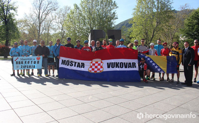 Krenula biciklistička karavana iz Mostara za Vukovar, biciklisti nose i poklone u Slavoniju