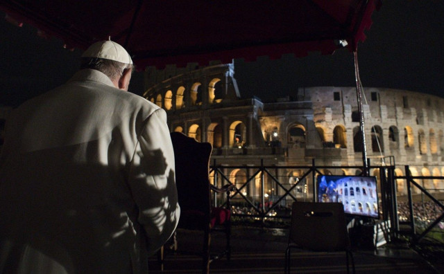 PRVI PUT OTKAD JE IZABRAN Papa Franjo neće predvoditi Križni put u rimskom Koloseumu
