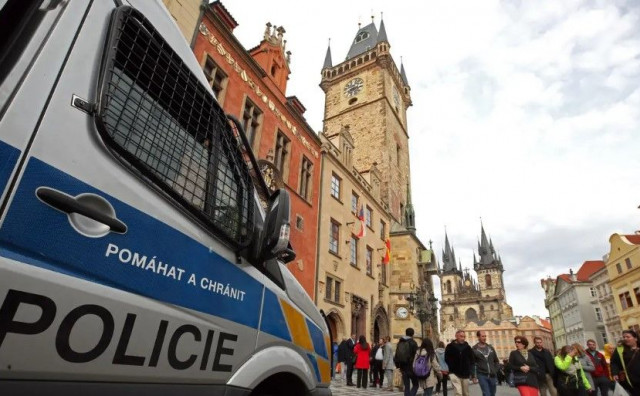STRAVIČNA TRAGEDIJA U PRAGU Sumnja se da je 17-godišnji Hrvat pao s velike visine na maturalnom putovanju