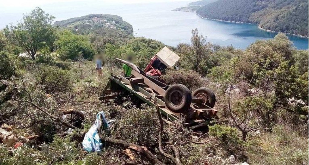Maturanti nesreća traktor