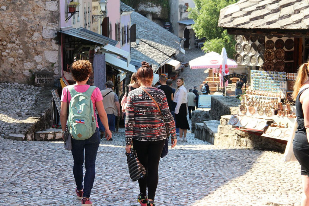 turisti stari grad Mostar