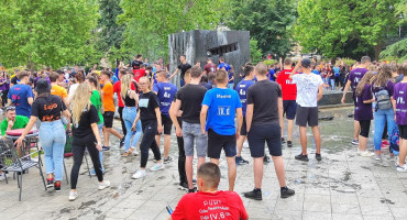 Mostarski maturanti okupirali grad i proslavili zadnji dan nastave