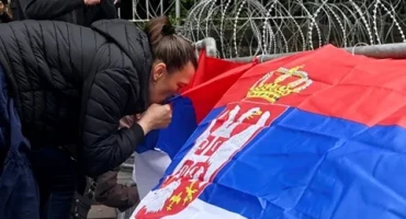 LJUDI NA ULICAMA Nastavljeni prosvjedi Srba na Kosovu