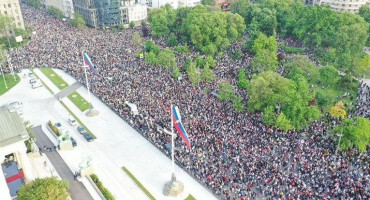 Masovni prosvjedi u Beogradu, ori se "Vučiću odlazi"