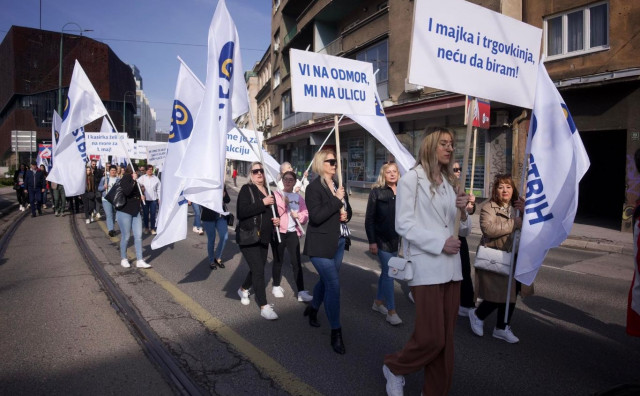 NIŠTA OD ROŠTILJANJA Radnici prosvjeduju u glavnom gradu BiH