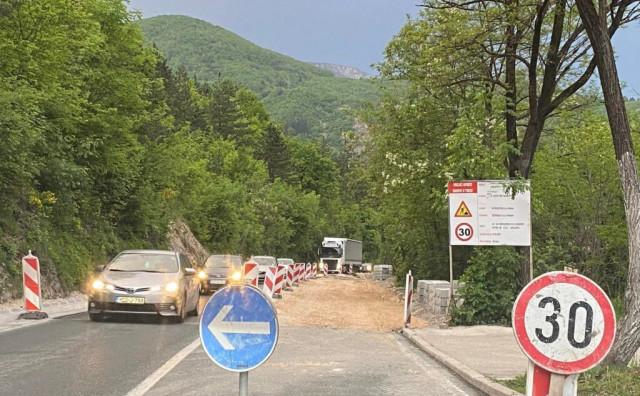 GUŽVE NA M-17 Promet u Jablanici se za vikend pušta u obje trake, a evo kad se očekuje kraj radova