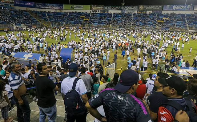EL SALVADOR U kaosu na stadionu poginulo najmanje 12 osoba