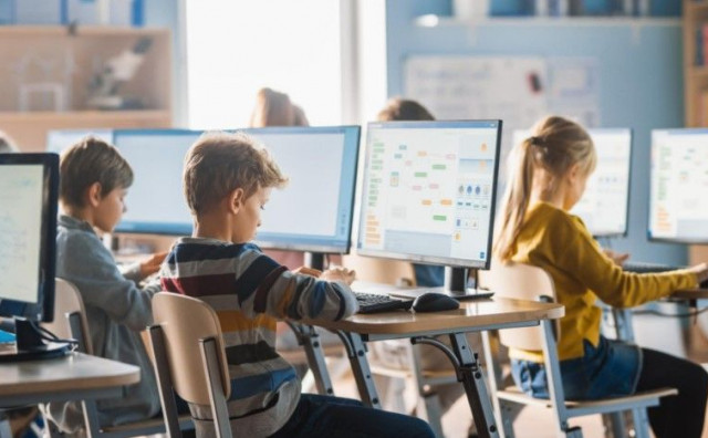 PROJEKT ICILS Oko 3000 učenika iz 129 osnovnih škola sudjeluje u istraživanju o računalnoj i informacijskoj pismenosti