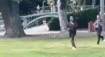 Objavljena snimka napadača iz Sirije, za njim trčao bivši igrač Liverpoola