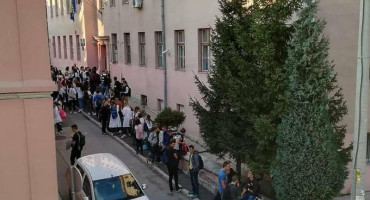 DRAMA U SARAJEVU Učenica u školu donijela pištolj, stigla policija