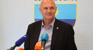 FORMIRANJE VLADE HNŽ "Sutra bi trebali imati potpise, a tko formira vlast proglasit će ga izdajnikom"
