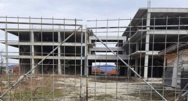 PRIMILI PREKO MILIJUN KM DONACIJE Umjesto studentskoga doma dobili samo betonsku konstrukciju