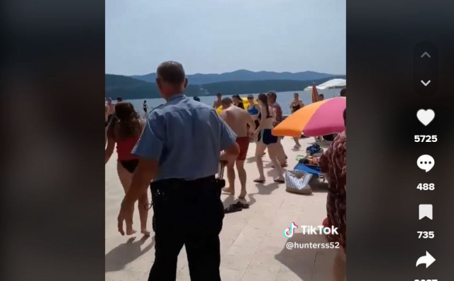 Plesali kolo na plaži u Neumu, policija im pokvarila zabavu