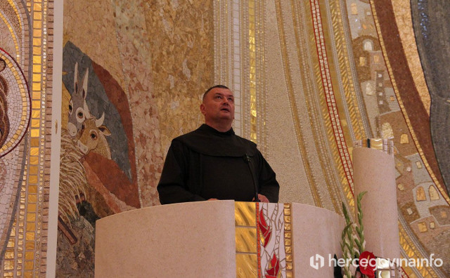 MOSTARSKI FRANJEVAC Fra Danko Perutina poručio ženama kakve muškarce trebaju izbjegavati