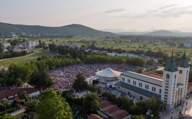 RAT U SVETOJ ZEMLJI UTJEČE NA MEĐUGORJE Vjerski turizam se okreće prema malom mjestu u Hercegovini