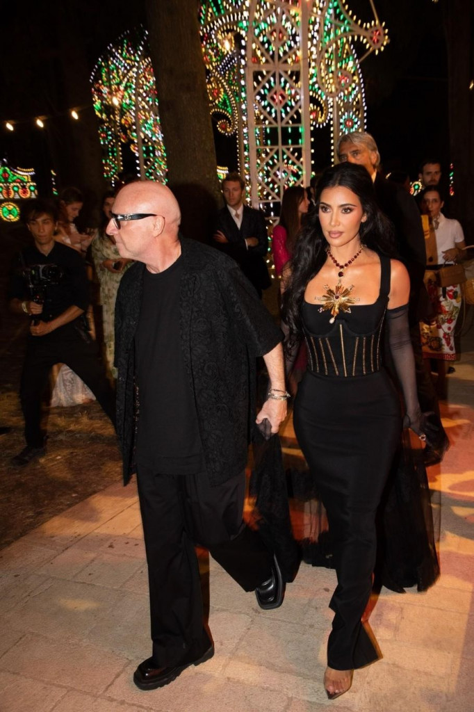 Kim Kardashian,Kourtney Kardashian,Dolce&Gabbana