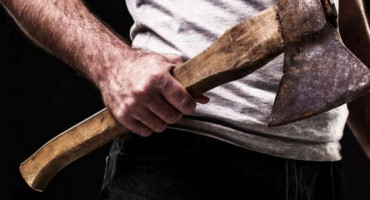 KAD NASILNIK POSTANE ŽRTVA Napao sugrađanina sjekirom, a onda ga ovaj pretukao