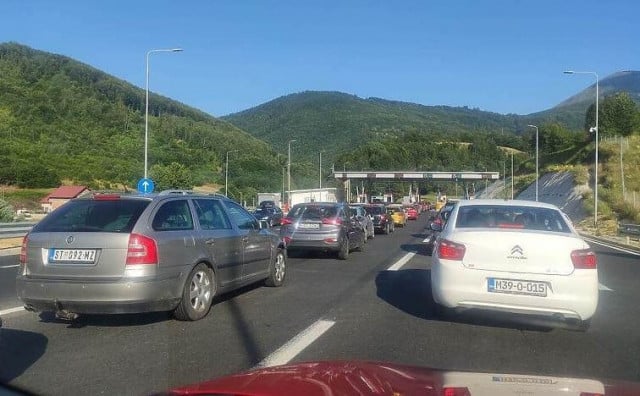 VIKEND GUŽVE Usporen promet na relaciji Sarajevo-Mostar, na Doljanima duža zadržavanja