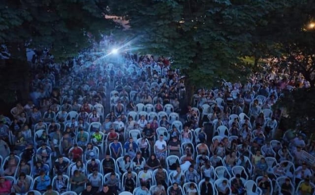 POSUŠKO LITO Kino pod zvijezdama pun pogodak, opet se tražilo mjesto više