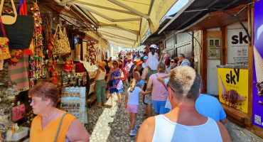 stari grad,italija,Njemačka,Rusija,Srbija,turisti,Mostar,kolovoz,ljeto