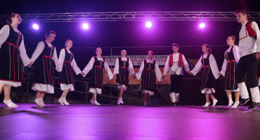 JUBILARNI FESTIVAL Mnoštvo različitosti na jednoj pozornici i uživanje publike