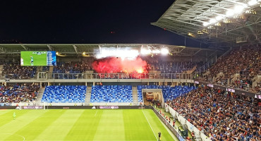 ZRINJSKI ČEKA KAZNU UEFA-e Zbog uporabe pirotehnike na stadionu Zrinjski će platiti između 3.500 i 15.000 eura