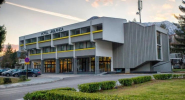 DOČEKALA IH ZAKLJUČANA VRATA Federalni inspektori ne mogu obaviti nadzor hotela Jablanica zbog kolektivnog godišnjeg