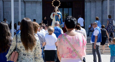 BLAGDAN VELIKE GOSPE Vjernici se okupljaju u marijanskim svetištima, neradni dan u ŽZH