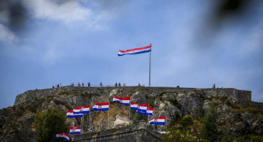 hrvatska zastava VRO Oluja Dan pobjede Knin