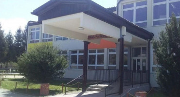 MEĐU PRVIMA U BIH Škola u Vitezu zabranila djeci i osoblju unošenje mobitela