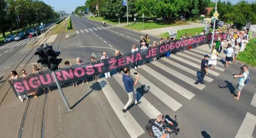 ZNAK SOLIDARNOSTI Diljem Hrvatske održani prosvjedi zbog zločina u BiH