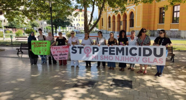Stop femicidu Španjolski trg prosvjed 