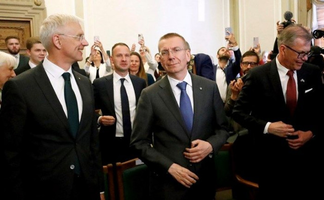 KOLEKTIVNA OSTAVKA Odstupila kompletna vlada Latvije