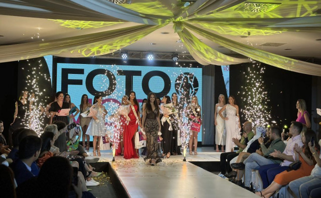 HERCEGOVKE IZDOMINIRALE IZBOR ZA FOTOMODELA GODINE Mostarka i Ljubušanka proglašene top modelom i najljepšim licem